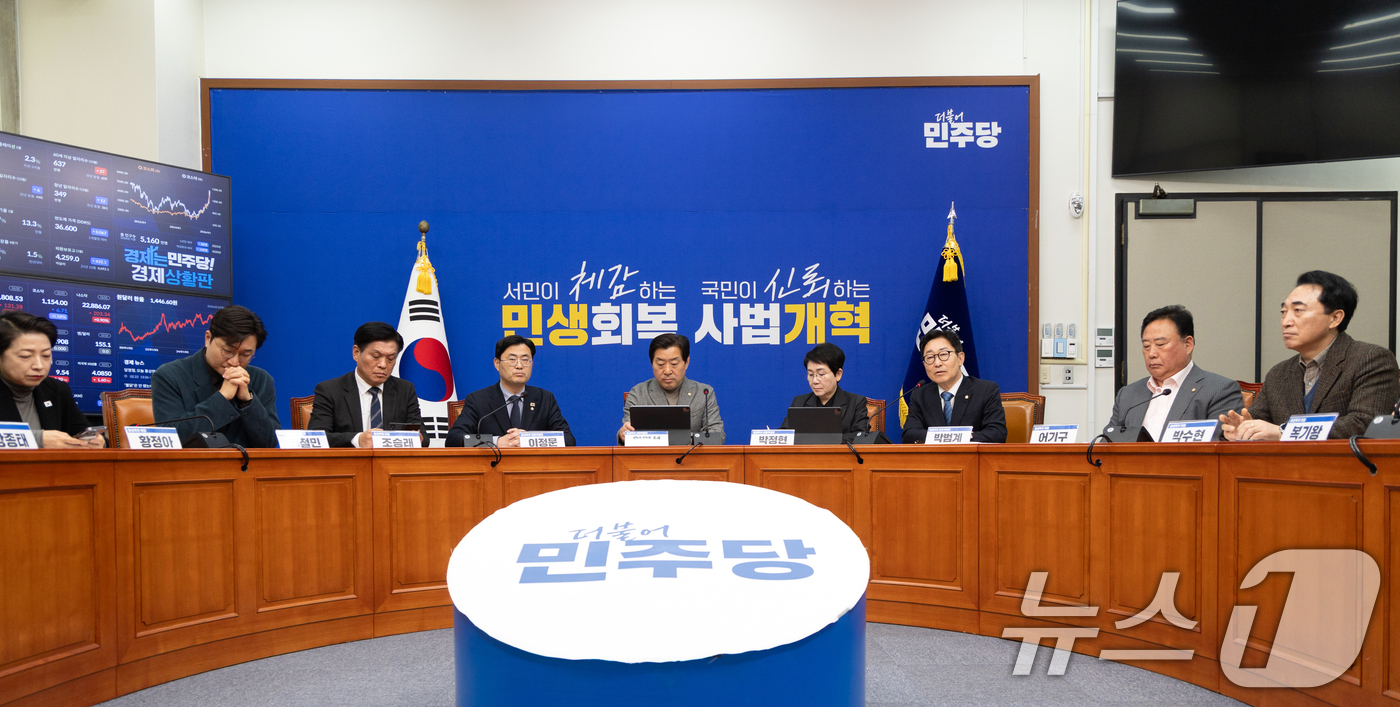 (서울=뉴스1) 이승배 기자 = 22일 서울 여의도 국회에서 열린 더불어민주당 충남대전 통합특별위원회 기자회견에서 박범계 공동위원장이 발언하고 있다. 2026.2.22/뉴스1