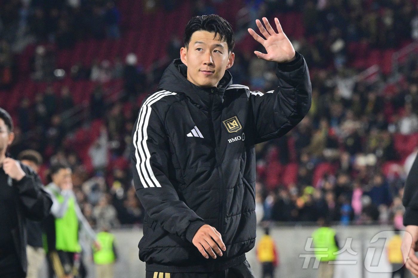 본문 이미지 - 손흥민은 체력 안배를 위해 전반전 45분만 뛰었다. ⓒ AFP=뉴스1