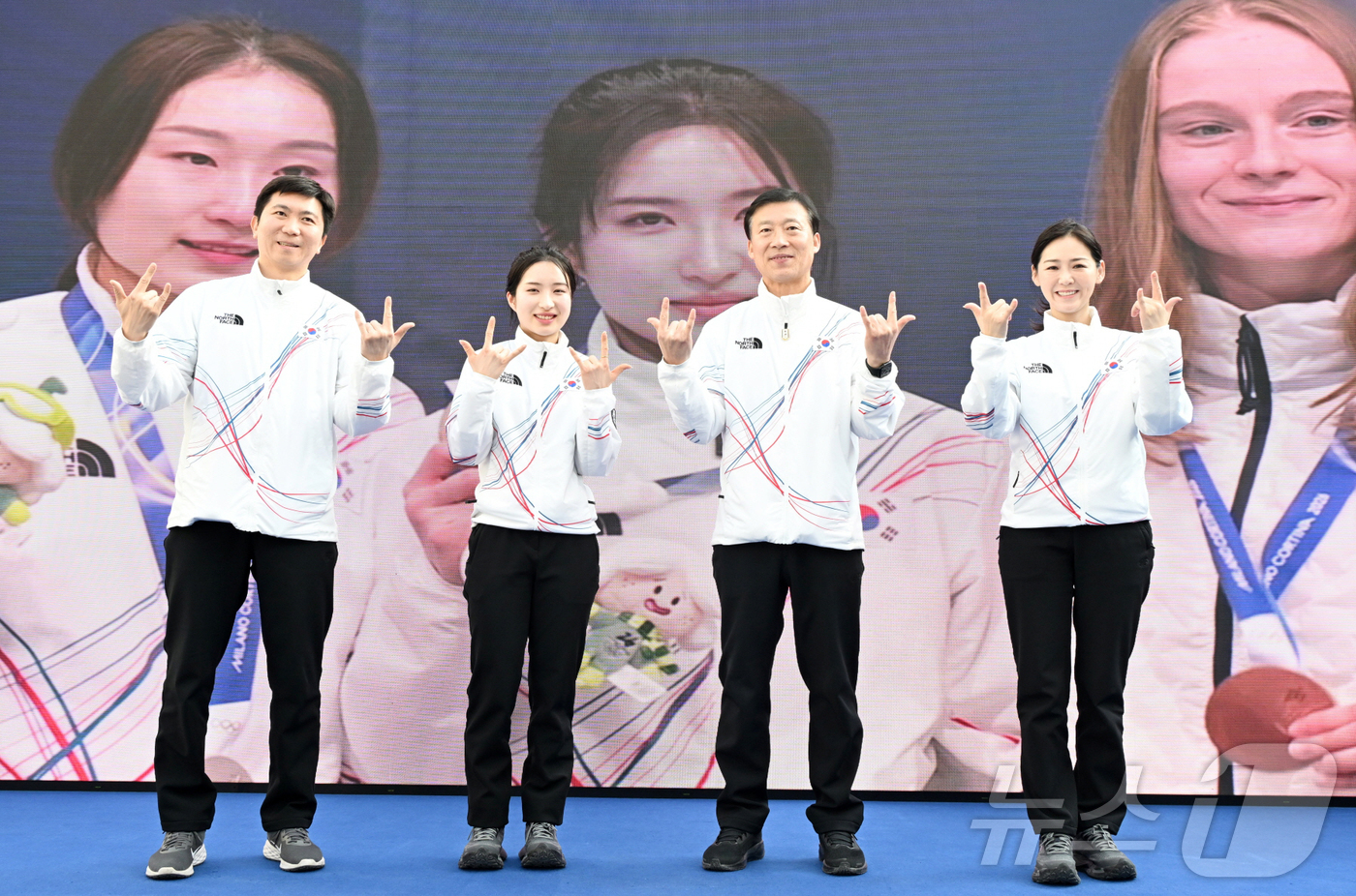 (밀라노=뉴스1) 김진환 기자 = 22일(현지시간) 이탈리아 밀라노의 빌라 네키 캄필리오(Villa Necchi Campiglio)에 마련된 코리아하우스에서 열린 2026 밀라노· …