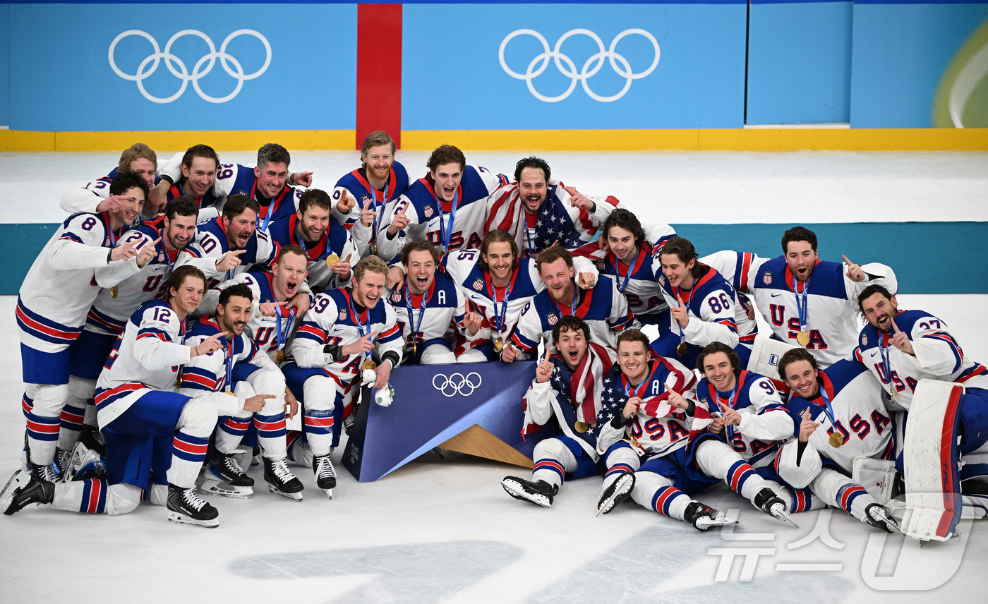 (밀라노=뉴스1) 김성진 기자 = 22일(현지시간) 이탈리아 밀라노 산타줄리아 IHO 아레나에서 열린 2026 밀라노·코르티나담페초 동계올림픽 아이스하키 남자 금메달 결정전에서 미 …