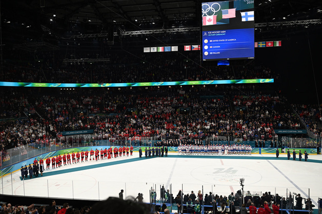 캐나다 제압하고 금메달 차지한 미국 남자 아이스하키