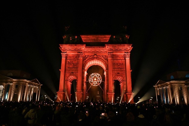 밀라노 올림픽 폐막, '두 개의 성화' 꺼졌다…"알프스서 만나요"(종합)