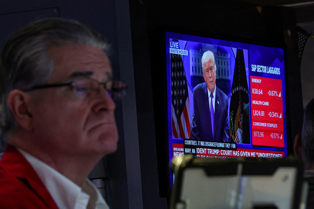 트럼프 글로벌 관세 15% 부과, 지수 선물 일제↓ 나스닥 0.10%