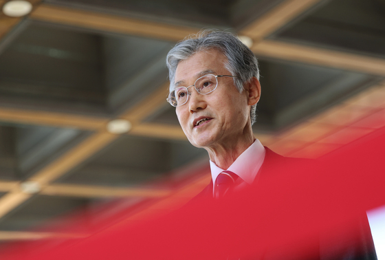 출근길 답변하는 조희대 대법원장