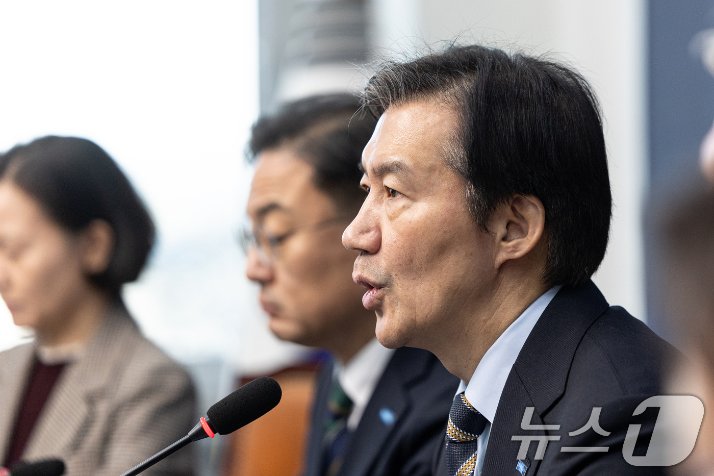 (서울=뉴스1) 이승배 기자 = 조국 조국혁신당 대표가 23일 서울 여의도 국회에서 열린 최고위원회의에서 모두발언하고 있다. 2026.2.23/뉴스1