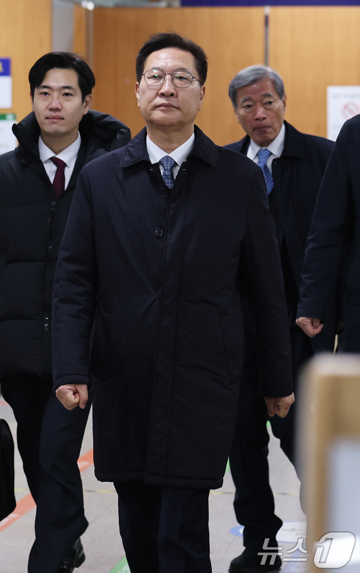 (서울=뉴스1) 오대일 기자 = 12·3 비상계엄 가담·김건희 수사 청탁 혐의로 기소된 박성재 전 법무부 장관이 23일 오전 서울 서초구 서울중앙지방법원에서 열린 공판에 출석하고 …