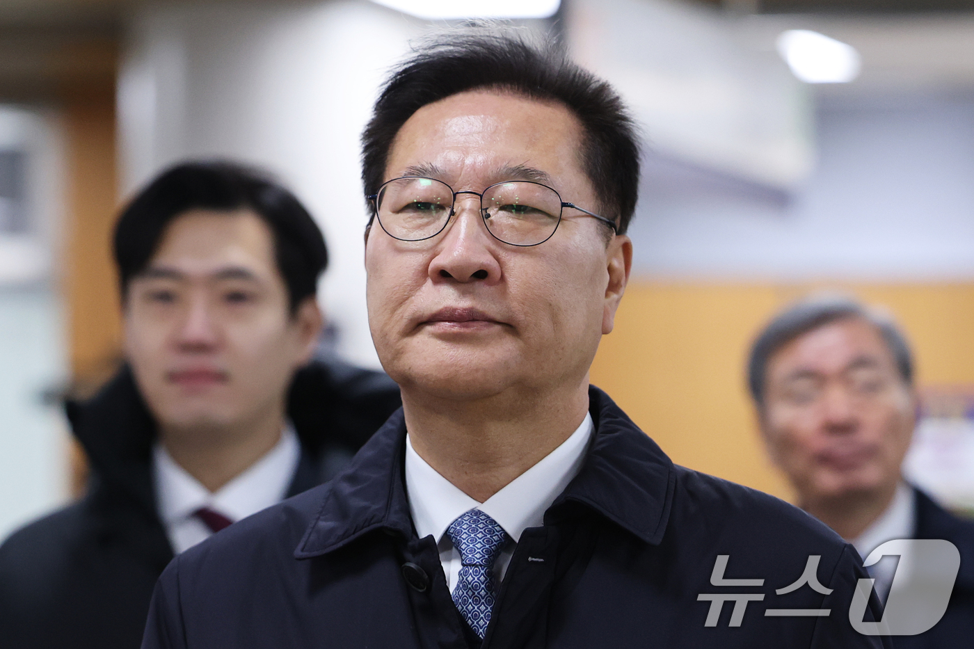 (서울=뉴스1) 오대일 기자 = 12·3 비상계엄 가담·김건희 수사 청탁 혐의로 기소된 박성재 전 법무부 장관이 23일 오전 서울 서초구 서울중앙지방법원에서 열린 공판에 출석하고 …