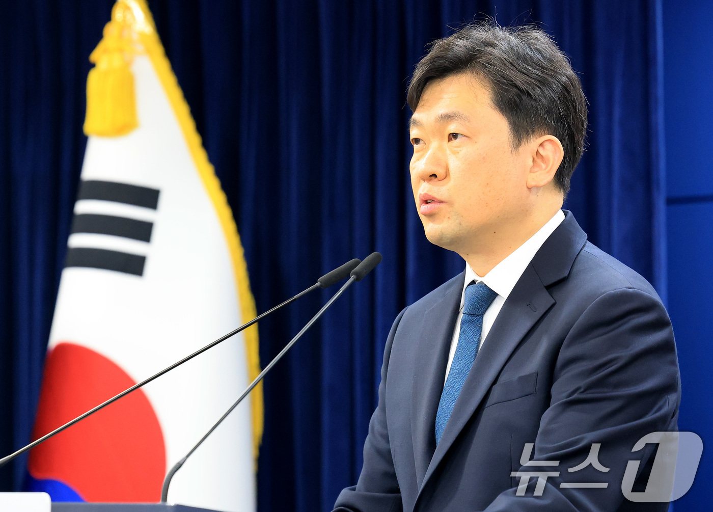 (서울=뉴스1) 임세영 기자 = 윤민호 통일부 대변인이 23일 서울 종로구 정부서울청사에서 정례 브리핑을 하고 있다.  2026.2.23/뉴스1