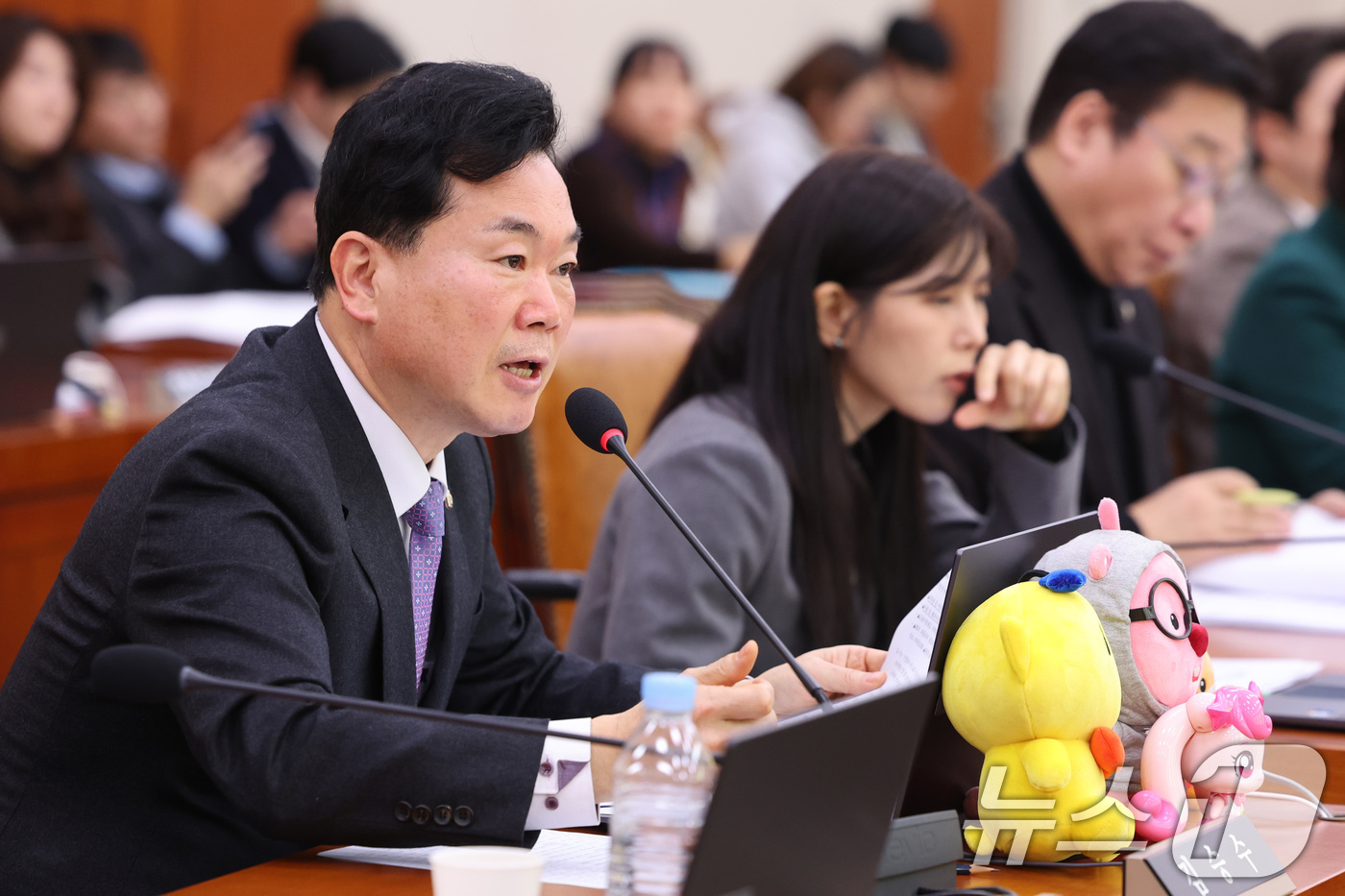 (서울=뉴스1) 신웅수 기자 = 김승수 국민의힘 의원이 23일 서울 여의도 국회에서 열린 문화체육관광위원회 전체회의에서 발언하고 있다. 2026.2.23/뉴스1