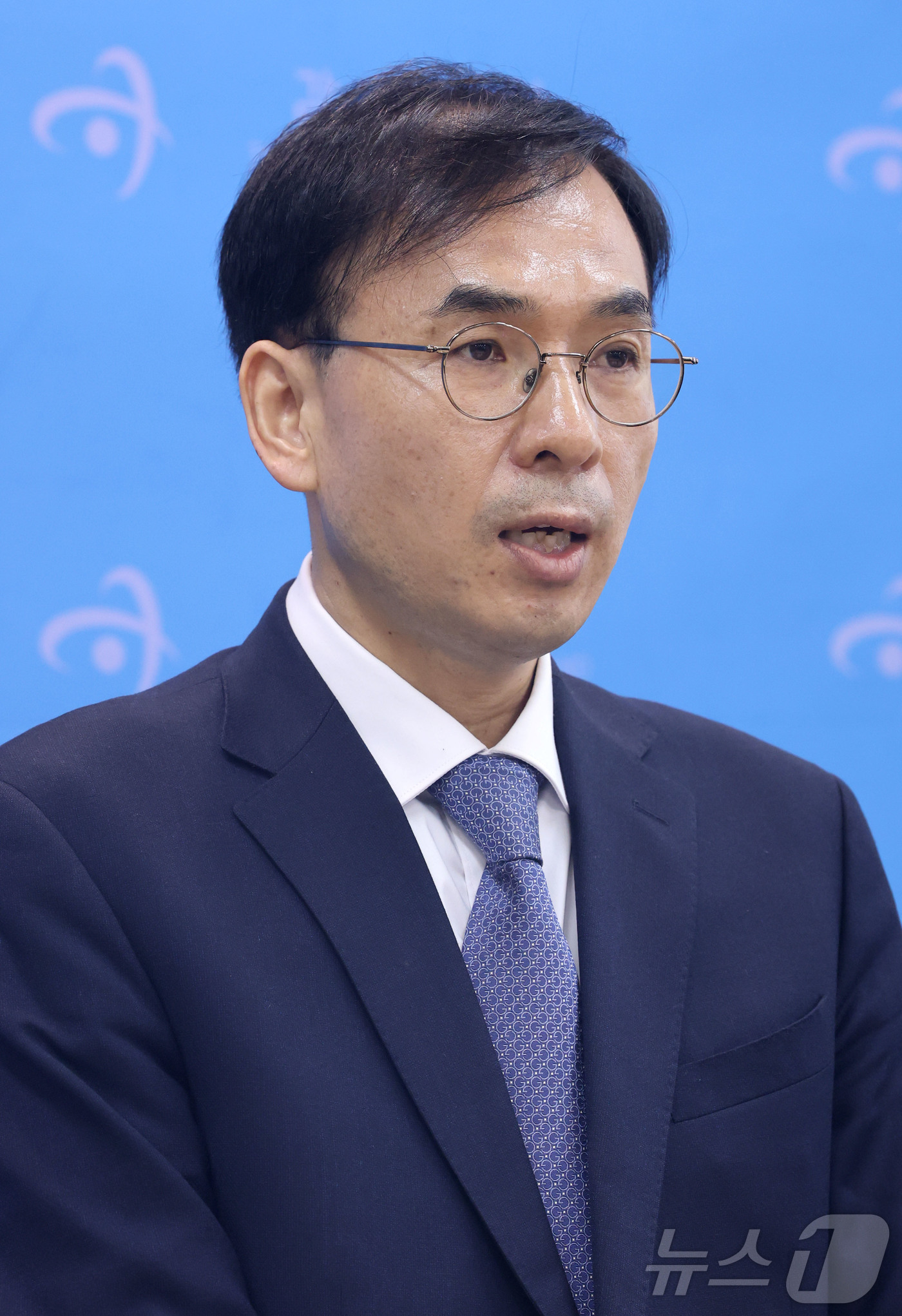 (서울=뉴스1) 이광호 기자 = 정진수 감사원 사회복지 감사국 제3과 과장이 23일 서울 종로구 감사원에서 코로나19 대응실태 진단 및 분석 감사결과 브리핑을 하고 있다.