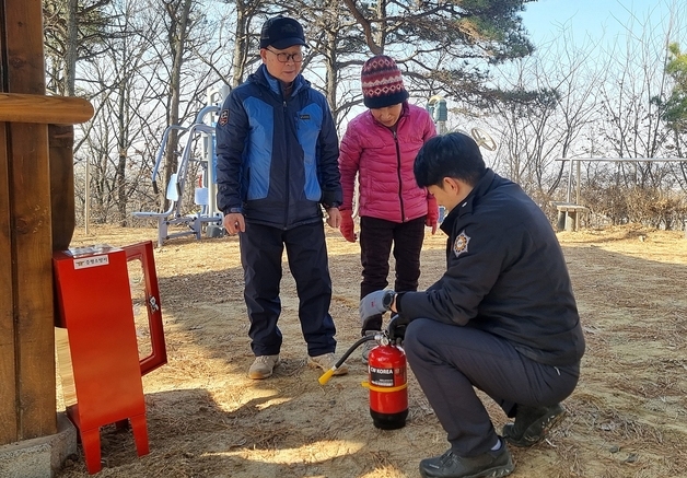 증평소방서, 삼보산 등산로에 '보이는 소화기·소화기함' 설치