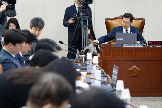 '헌법 불합치 결정후 11년만' 국민투표법 개정안 통과시킨 행안위