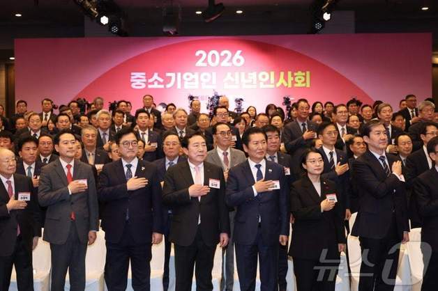 "AI 필요성 공감, 인력·데이터는 부족"…中企, 870억 제조AX '시험대'