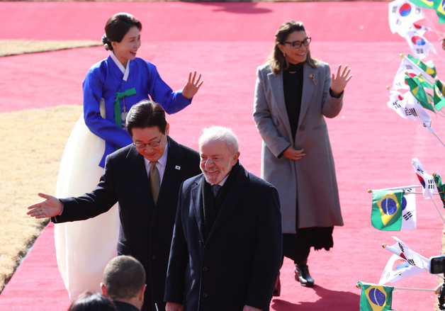 룰라 대통령과 이동하는 이재명 대통령