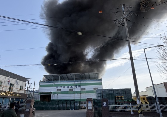 전남 나주서 플라스틱 공장 화재…30분 만에 초진
