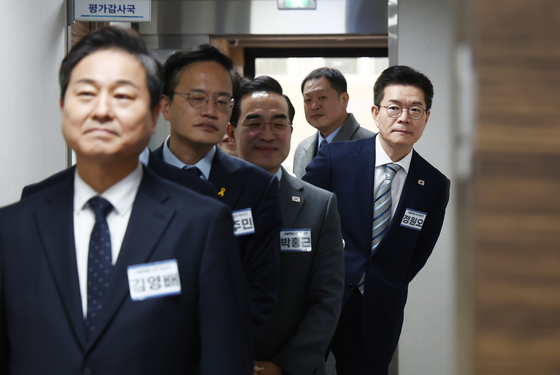 與 서울시장 경선 '공약 검증' 공방…오세훈 한강버스 비판도