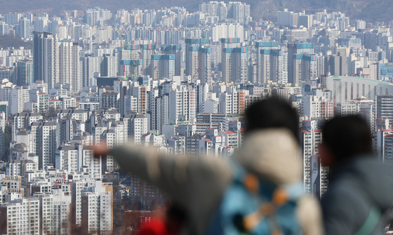 "이제 집값 안 오르나"…부동산 '큰손' 4060 심리 더 크게 꺾였다