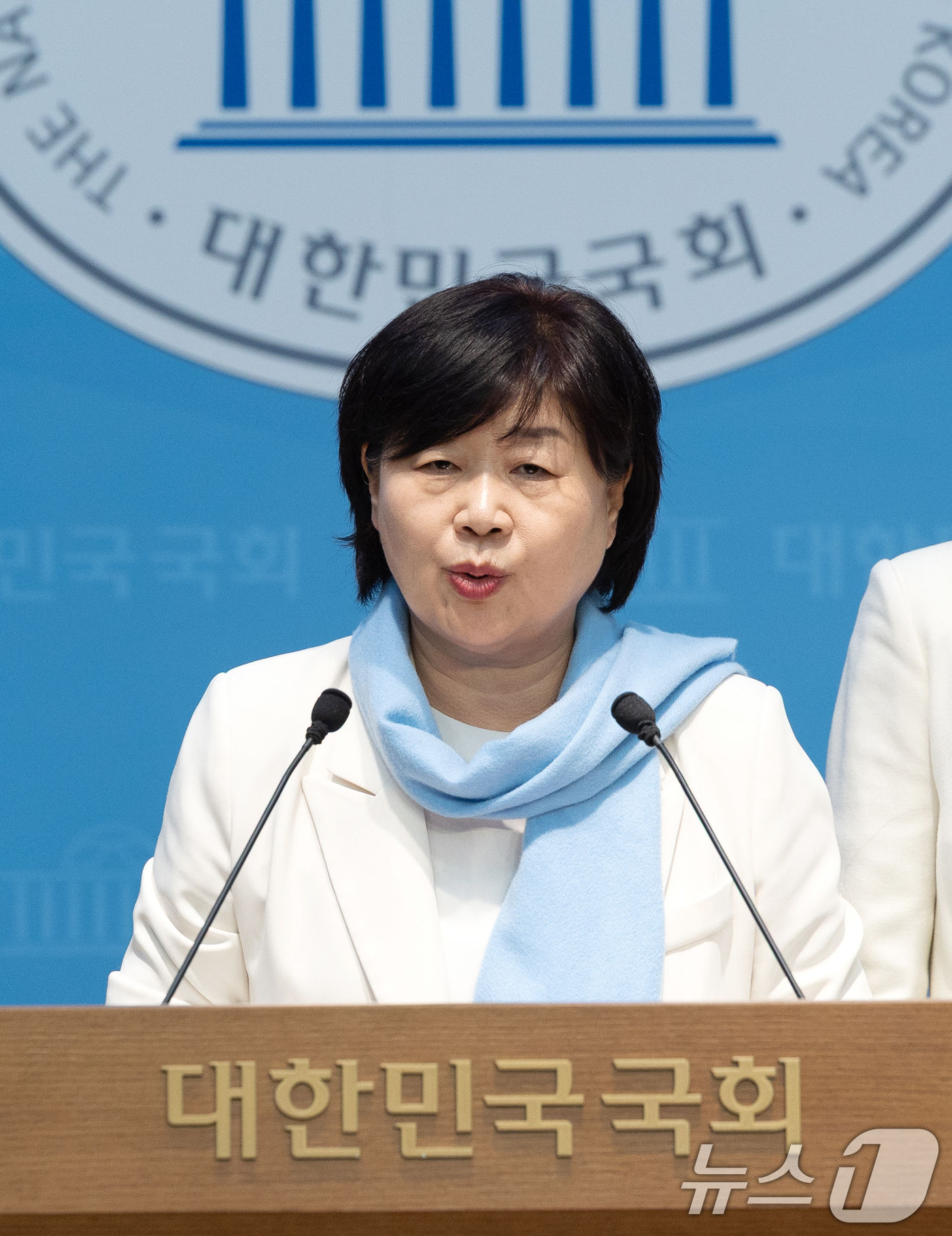 (서울=뉴스1) 이승배 기자 = 23일 서울 여의도 국회 소통관에서 열린 지방선거 D-day 100, '서울부터 내란 완전종식, 빛의 혁명 완성' 기자회견에서 서영교 더불어민주당 …