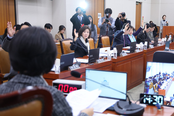 국민투표법 개정안 올라온 법사위