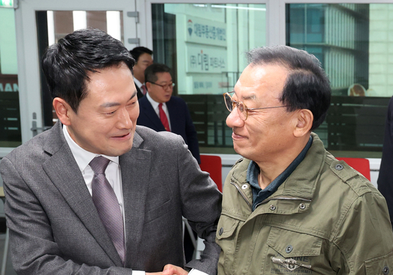 두손 꼭 쥔 장동혁·이정현