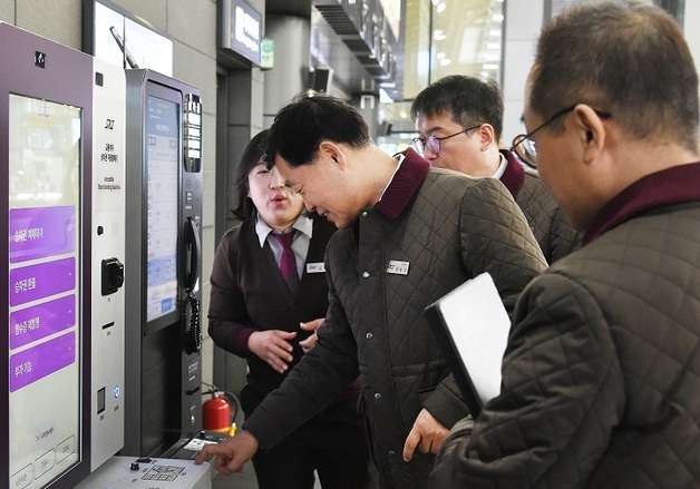 정왕국 SR사장, 교차운행 앞두고 수서역 상황 점검