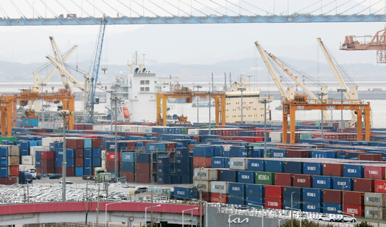 2월 1~20일 수출, 전년比 23.5% 증가… 반도체 수출 호조