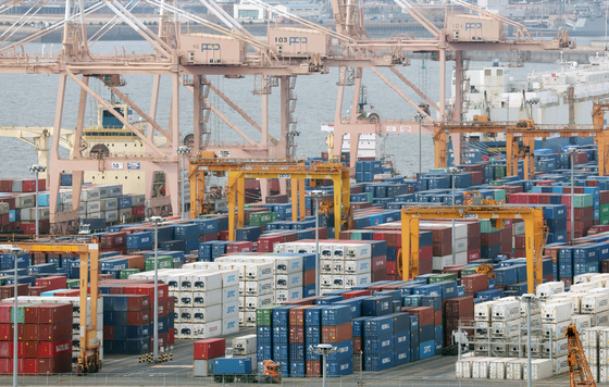 글로벌 해운 운임 7주 만에 반등…1300선 회복