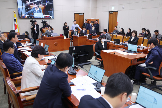 3차상법·국민투표법 법사위 통과…행정통합법 24일 논의(종합)