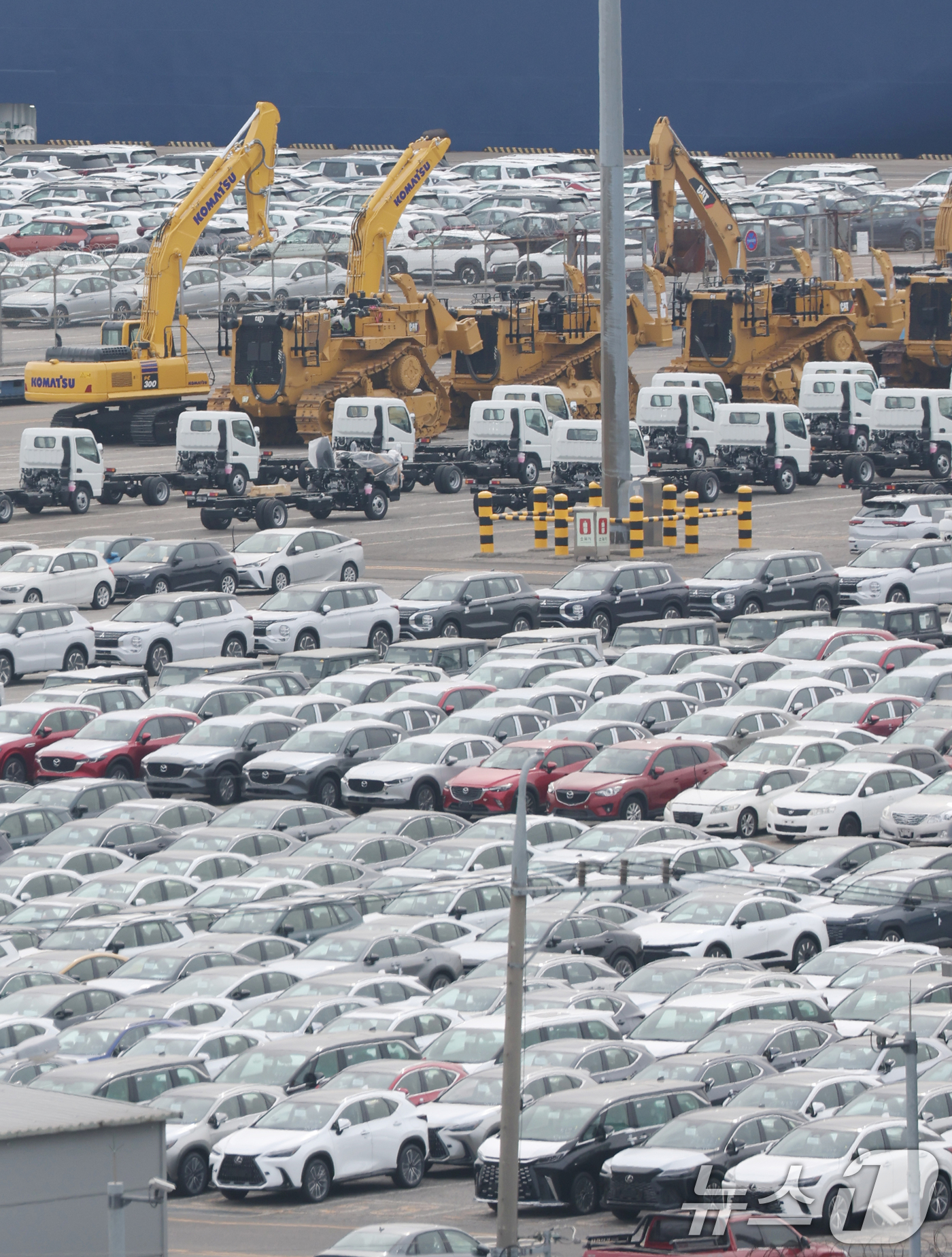 (평택=뉴스1) 김영운 기자 = 도널드 트럼프 미국 대통령은 지난 21일(현지시간) 미 연방 대법원의 상호관세 위법 판결 직후 새로 발표한 10% '글로벌 관세'를 15%로 인상한 …