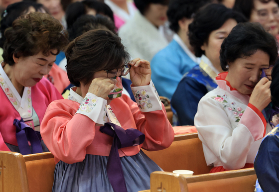 만감이 교차하는 졸업식