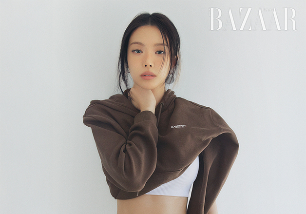 손나은, 탄탄한 복근 노출…군살 하나 없는 개미 허리 [N화보]