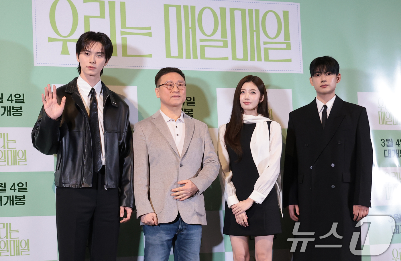 (서울=뉴스1) 권현진 기자 = 배우 이채민(왼쪽부터)과 김민재 감독, 최유주, 류의현이 23일 서울 용산구 CGV용산아이파크몰에서 열린 영화 ‘우리는 매일매일’ 언론시사 및 기자 …