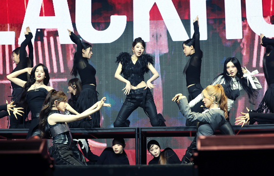 테이블 안무 꺼내든 아이브, 다채로움의 정점 [N이슈]