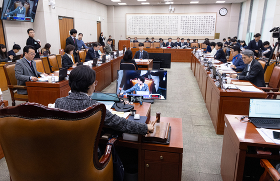 '자사주 의무소각' 3차상법 與주도 법사위 통과…尹사면금지법 보류