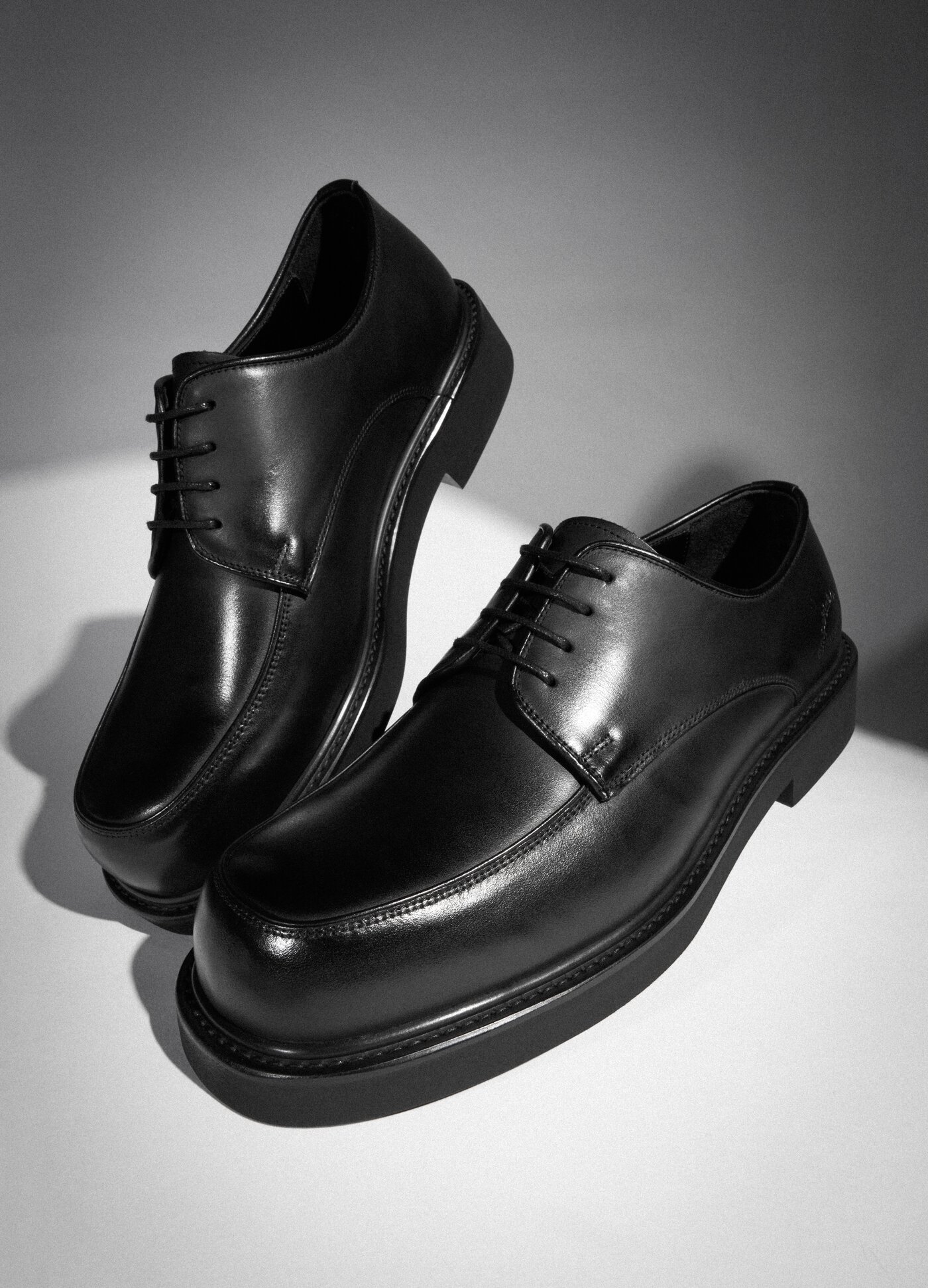 본문 이미지 - 리갈 201S GENTLE SQUARE 기획기사 이미지 U팁(금강제화 제공)