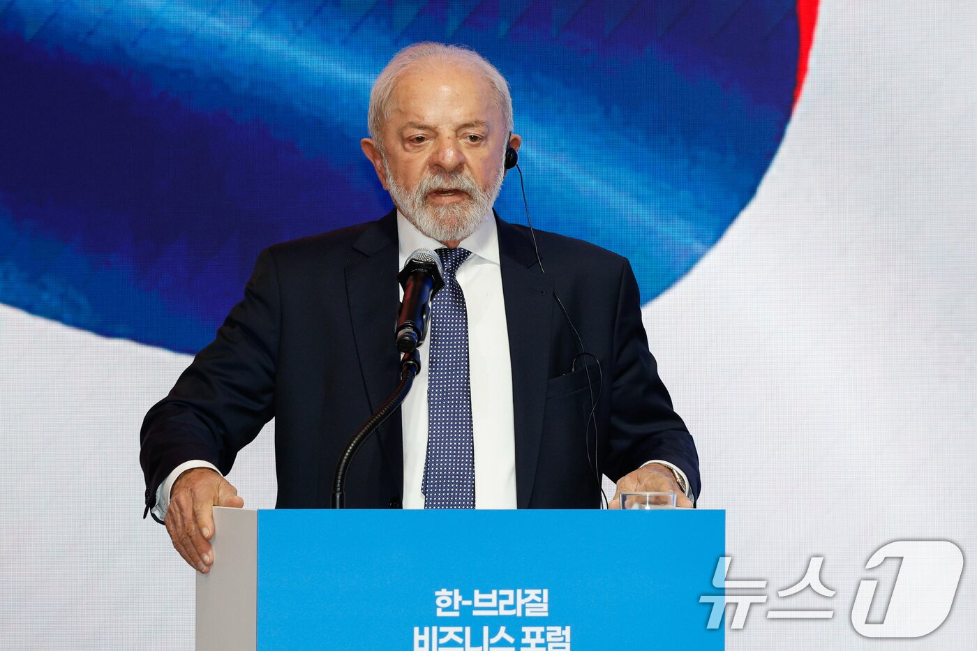 본문 이미지 - 루이스 이나시우 룰라 다 시우바(Luiz Inácio Lula da Silva) 브라질 대통령이 23일 오후 서울 중구 롯데호텔에서 열린 한-브라질 비지니스 포럼에 참석해 기조연설을 하고 있다. 2026.2.23 ⓒ 뉴스1 안은나 기자