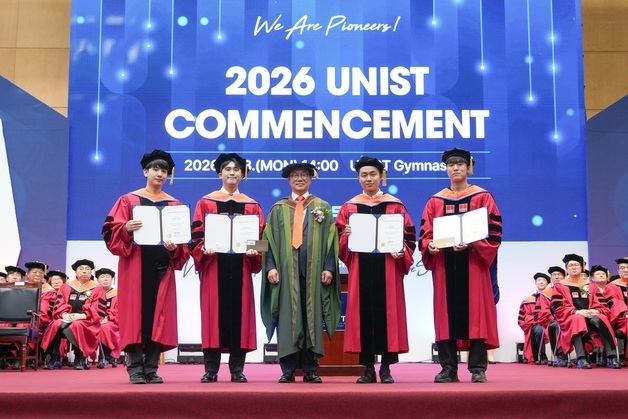UNIST, 2026학년도 학위 수여식 개최…883명 졸업