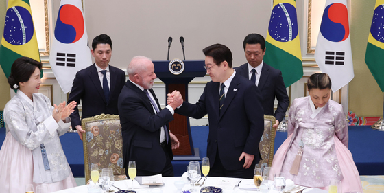 손 잡은 한·브라질 정상