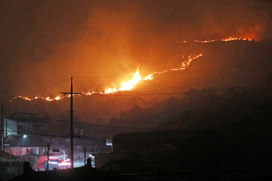 함양 산불 이어 밀양 산불까지