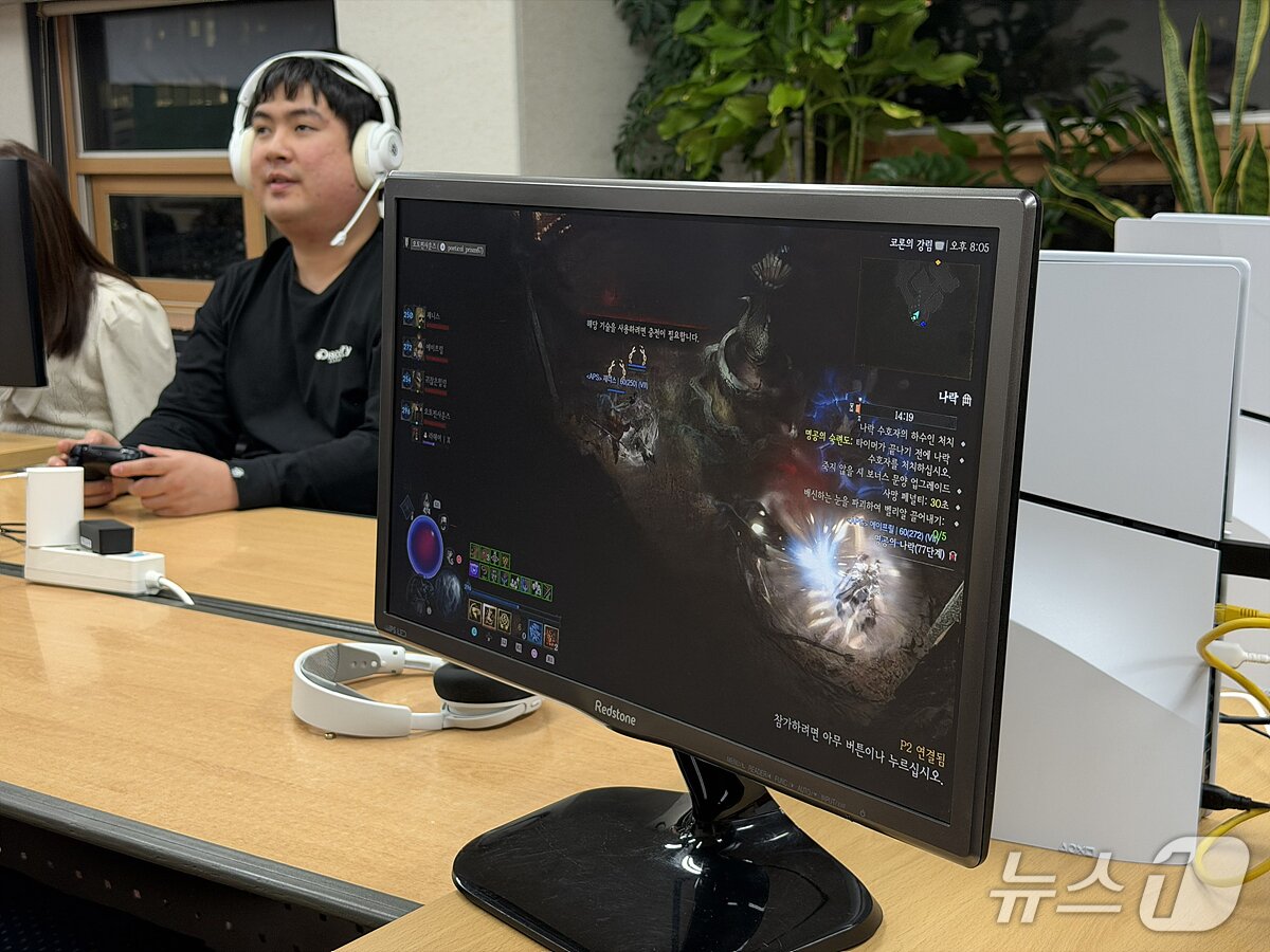 본문 이미지 - 시각장애인 게임 동호회(길드) '오토핀사운드'가 '디아블로4'를 플레이 하고 있다. 2026.2.20 ⓒ 뉴스1 이기범 기자