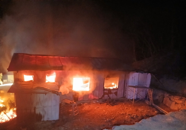 한밤 순창 주택서 불…4900만원 상당 피해