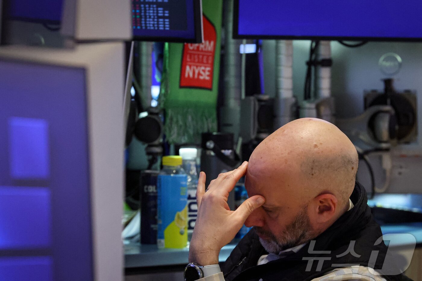 본문 이미지 - 뉴욕증권거래소 트레이더 ⓒ 로이터=뉴스1