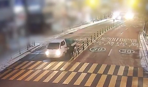 화물차 멈춰 세운 의인 중태…자생한방병원, 생계·의료비 지원