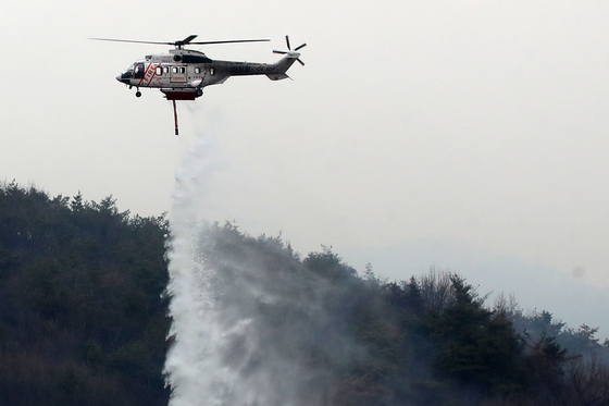 [뉴스1 PICK]밀양 산불 이틀째…'141ha 피해, 진화율 85%'