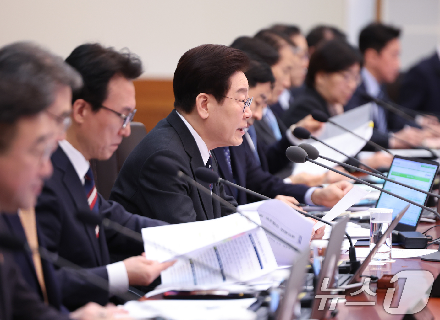 (서울=뉴스1) 허경 기자 = 이재명 대통령이 24일 청와대에서 열린 국무회의에서 발언을 하고 있다. 2026.2.24/뉴스1