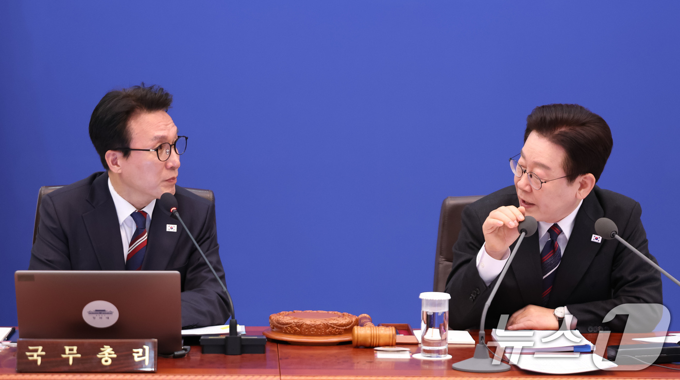 (서울=뉴스1) 허경 기자 = 이재명 대통령이 24일 청와대에서 열린 국무회의에서 발언을 하고 있다. 2026.2.24/뉴스1