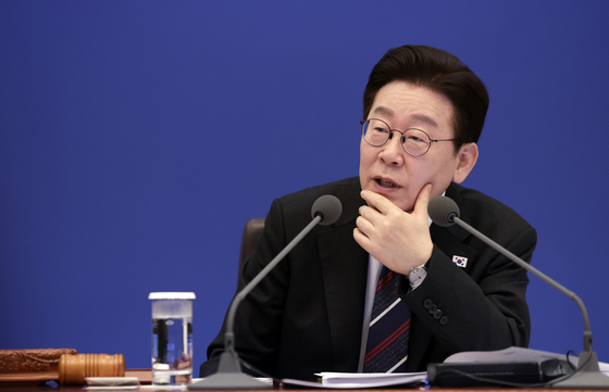 李대통령 "기본소득 사회적 공감 올라가는 듯…새 사회안전망"