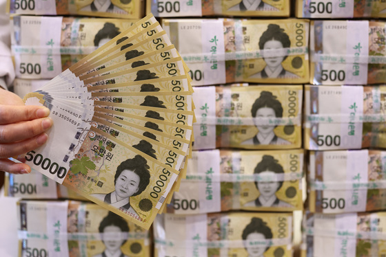 고환율에도 원화 수출 결제 비중 '역대 최고'…달러화 결제 비중은 하락