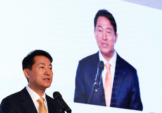 한강버스 글로벌 인사이트 포럼 인사말하는 오세훈 시장