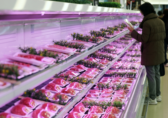 월 542만원 벌어 408만원 썼다…4분기 소득 4% 늘었지만 실질은 '찔끔'